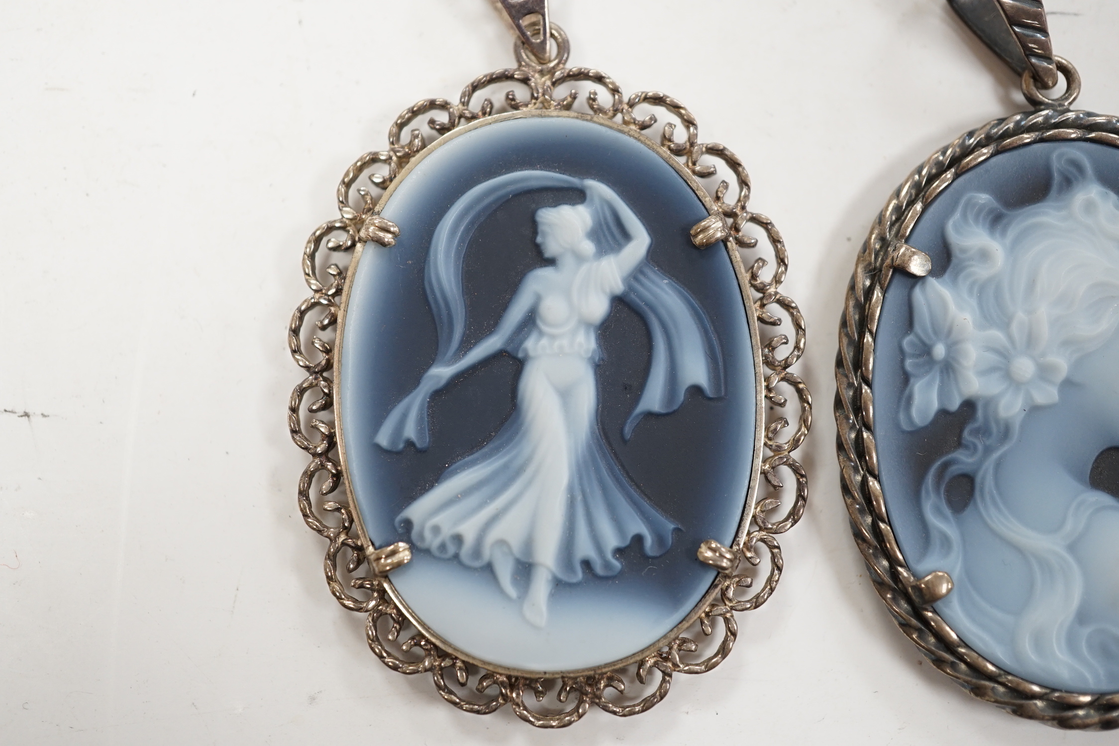 Three modern 925 or silver mounted Wedgwood style oval plaque pendants, 42mm.